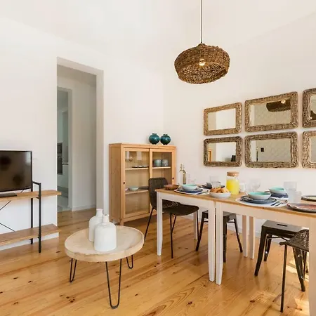 Daire The Tile House 95 *